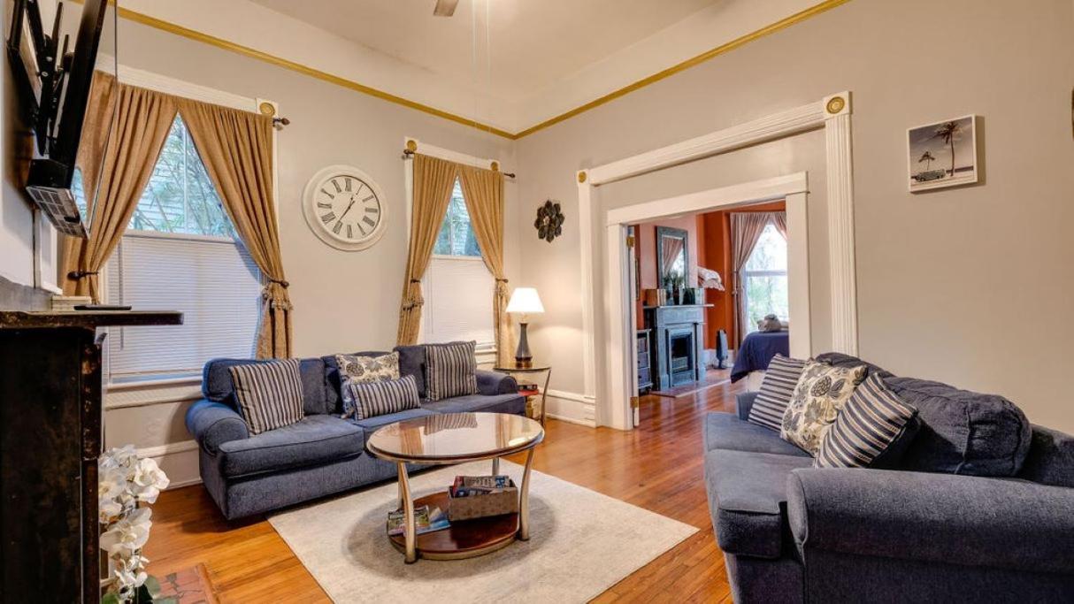 Elegant 2 Bed Directly On Forsyth Park Apartment Savannah Bagian luar foto