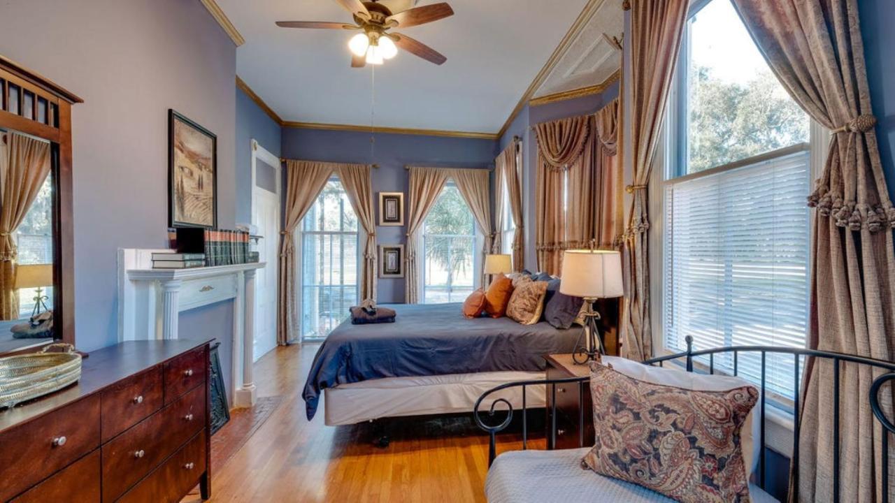 Elegant 2 Bed Directly On Forsyth Park Apartment Savannah Bagian luar foto