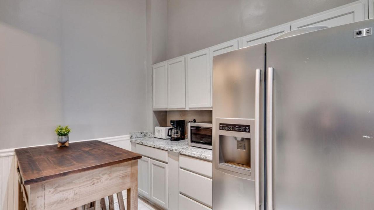 Elegant 2 Bed Directly On Forsyth Park Apartment Savannah Bagian luar foto