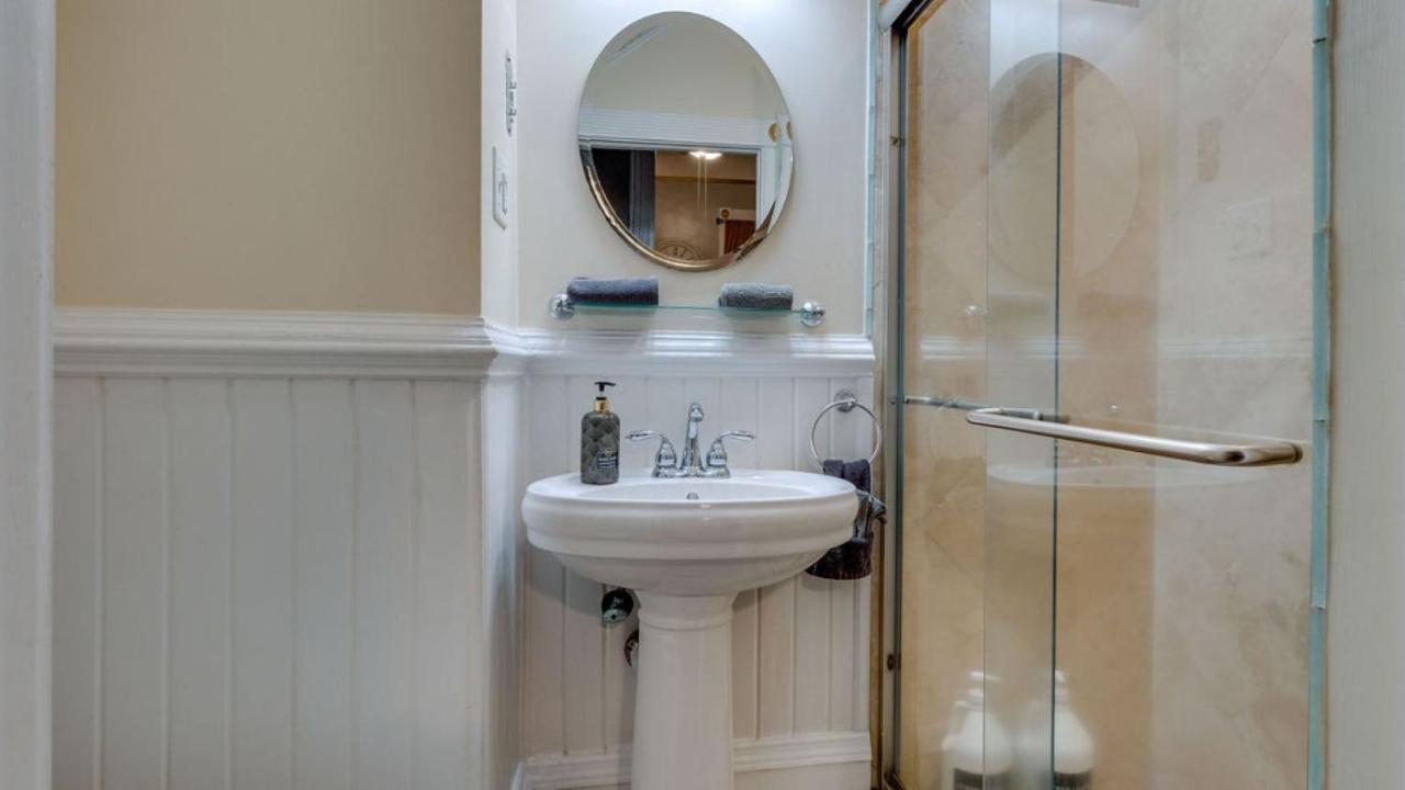 Elegant 2 Bed Directly On Forsyth Park Apartment Savannah Bagian luar foto