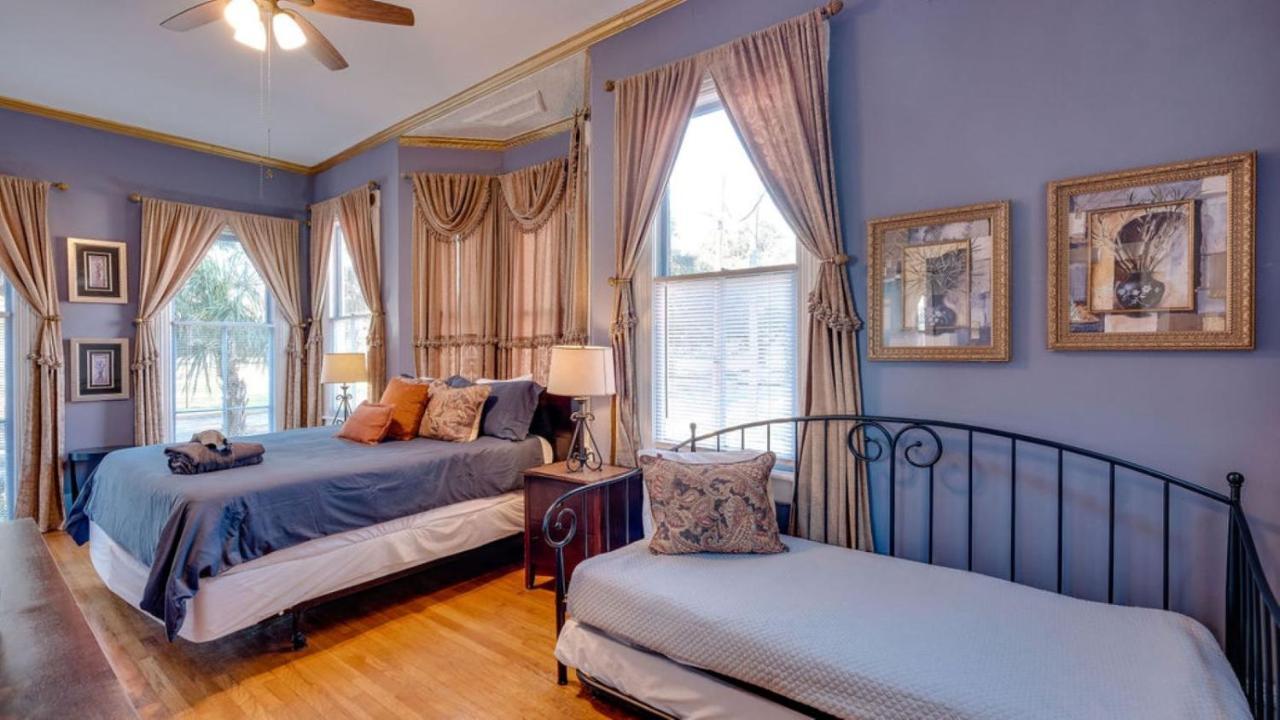 Elegant 2 Bed Directly On Forsyth Park Apartment Savannah Bagian luar foto